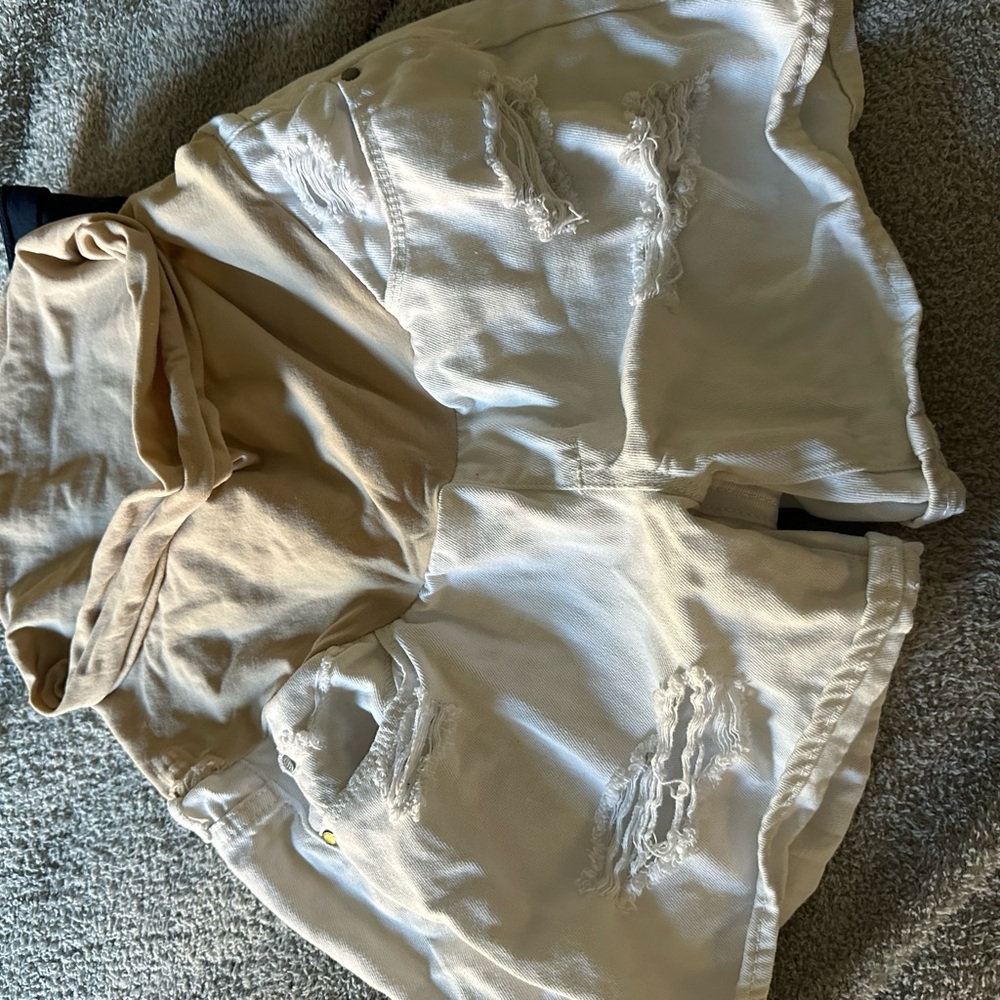 New without tags maternity shorts